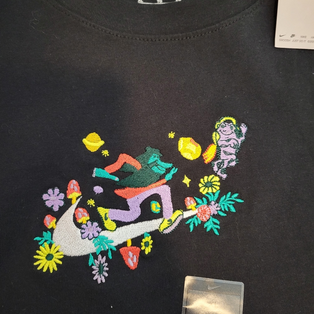 Nike black t-shirt embroidered logo